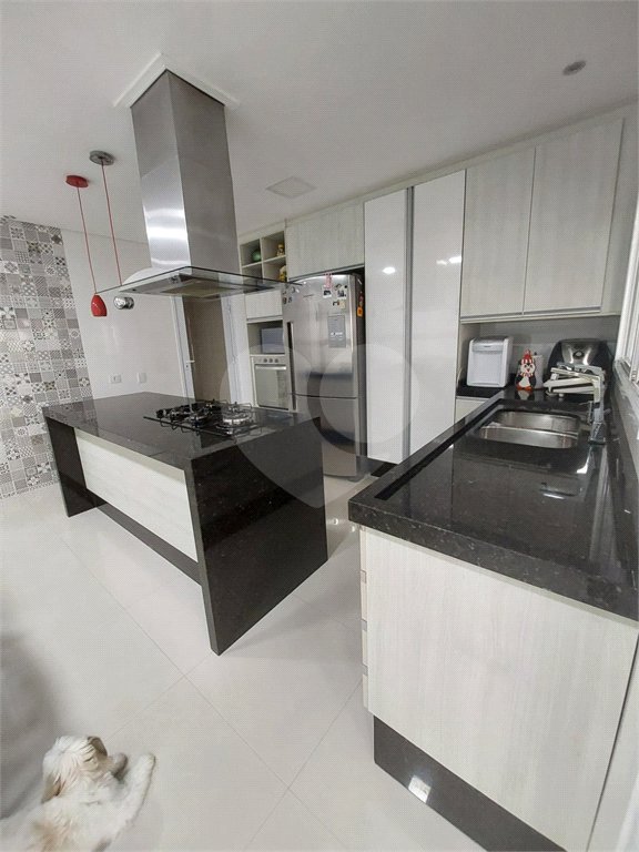 Sobrado à venda com 3 quartos, sendo 1 suíte, em Vila Nova Socorro, Mogi das Cruzes, SP