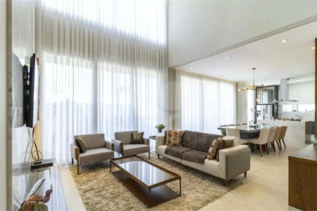 Casa à venda com 4 suítes no condomínio Granville, Atibaia - SP