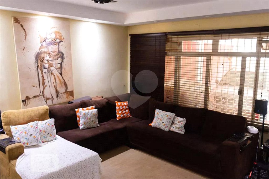 Casa à venda com 3 quartos, sendo 1 suíte, em Vila Universitária, São Paulo, SP