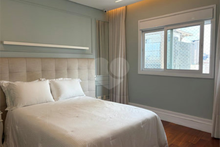 Apartamento à venda com 4 quartos, sendo 3 suítes, em Itaim Bibi, São Paulo, SP