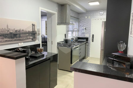 Apartamento à venda com 3 quartos, sendo 1 suíte,  em Vila Olímpia, São Paulo, SP