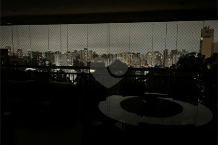 Apartamento à venda com 3 suítes em Vila Andrade, São Paulo, SP