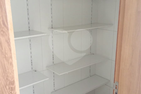 Casa à venda com 3 quartos, sendo 2 suítes, no condomínio Granja Olga II, Sorocaba - SP