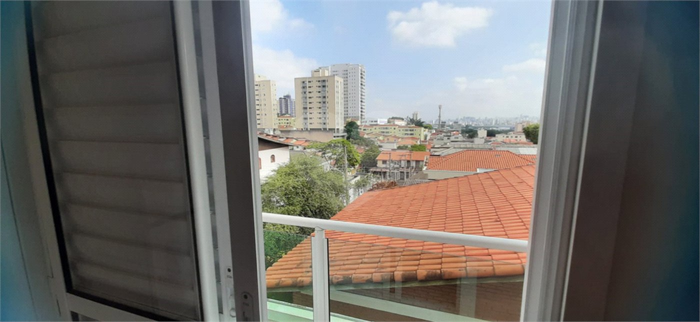 Casa à venda com 3 quartos, sendo 2 suítes, no condomínio Mário Araújo, São Paulo - SP