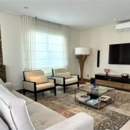 Casa à venda com 4 quartos, sendo 3 suítes, no condomínio Vila das Flores, São Paulo - SP