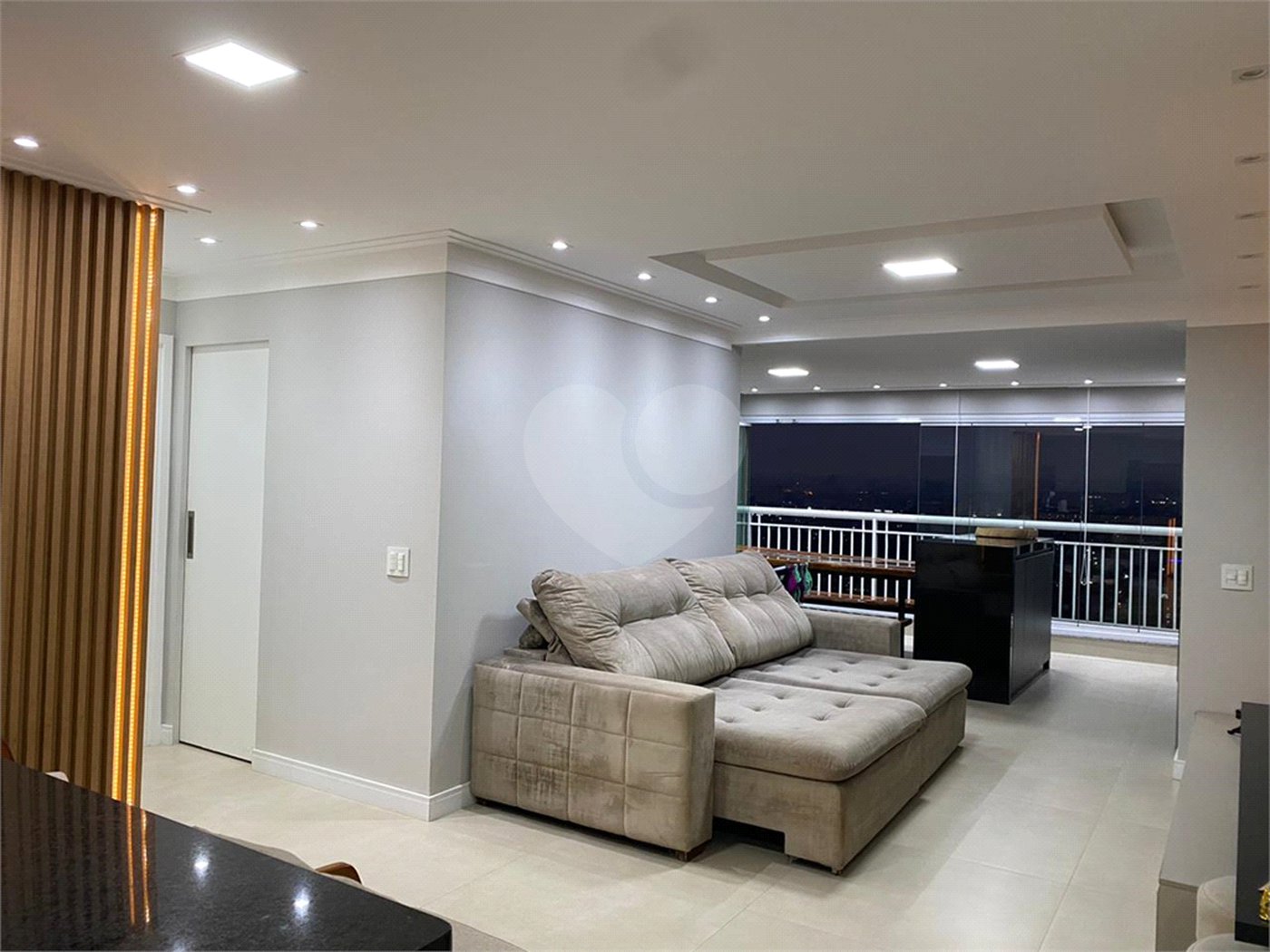 Apartamento à venda com 2 quartos, sendo 1 suíte,  em Vila Leonor, São Paulo, SP