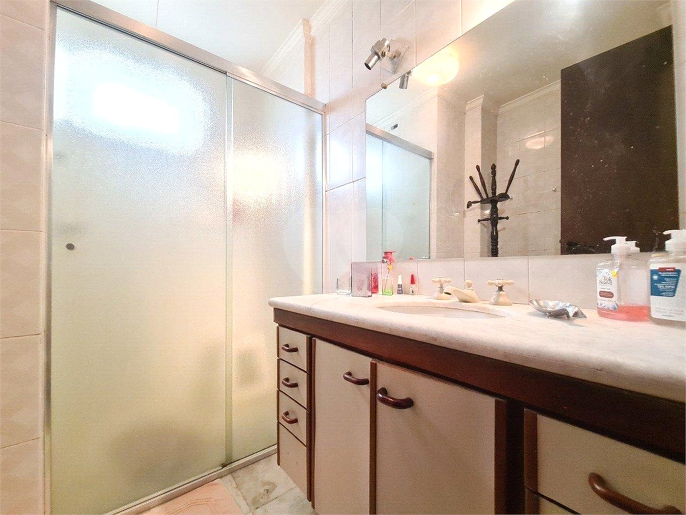 Apartamento à venda com 3 quartos, sendo 1 suíte, em Jardim das Acácias, São Paulo, SP