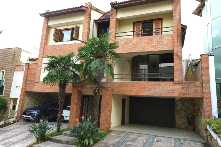 Casa à venda com 3 suítes no condomínio Chácara Francesa, São Paulo - SP