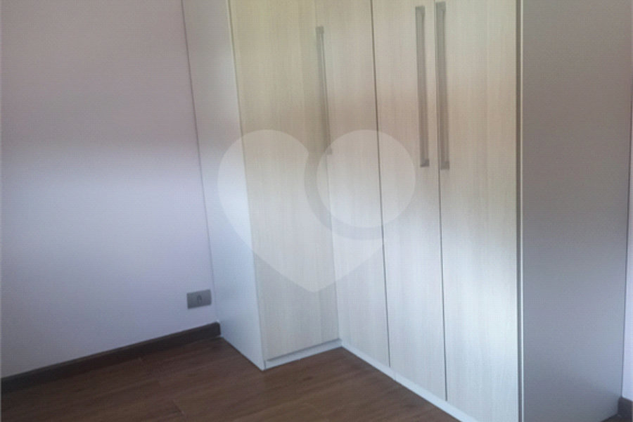 Sobrado à venda com 3 quartos, sendo 1 suíte,  em Tremembé, São Paulo, SP