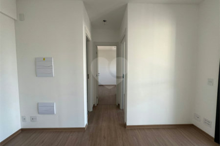 Flat à venda com 2 quartos em Vila Firmiano Pinto, São Paulo, SP