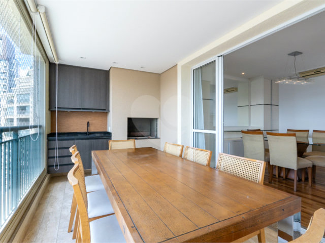 Apartamento à venda com 3 suítes em Brooklin, São Paulo, SP