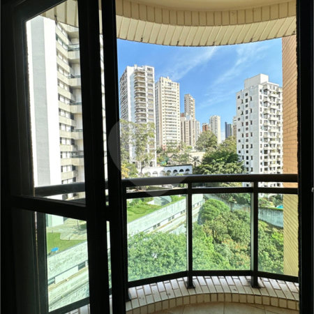 Apartamento à venda com 3 suítes em Vila Suzana, São Paulo, SP