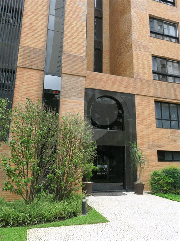 Apartamento à venda com 3 suítes em Vila Suzana, São Paulo, SP