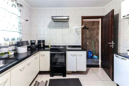 Sobrado à venda com 3 quartos, sendo 1 suíte, em Jardim Bonfiglioli, São Paulo, SP