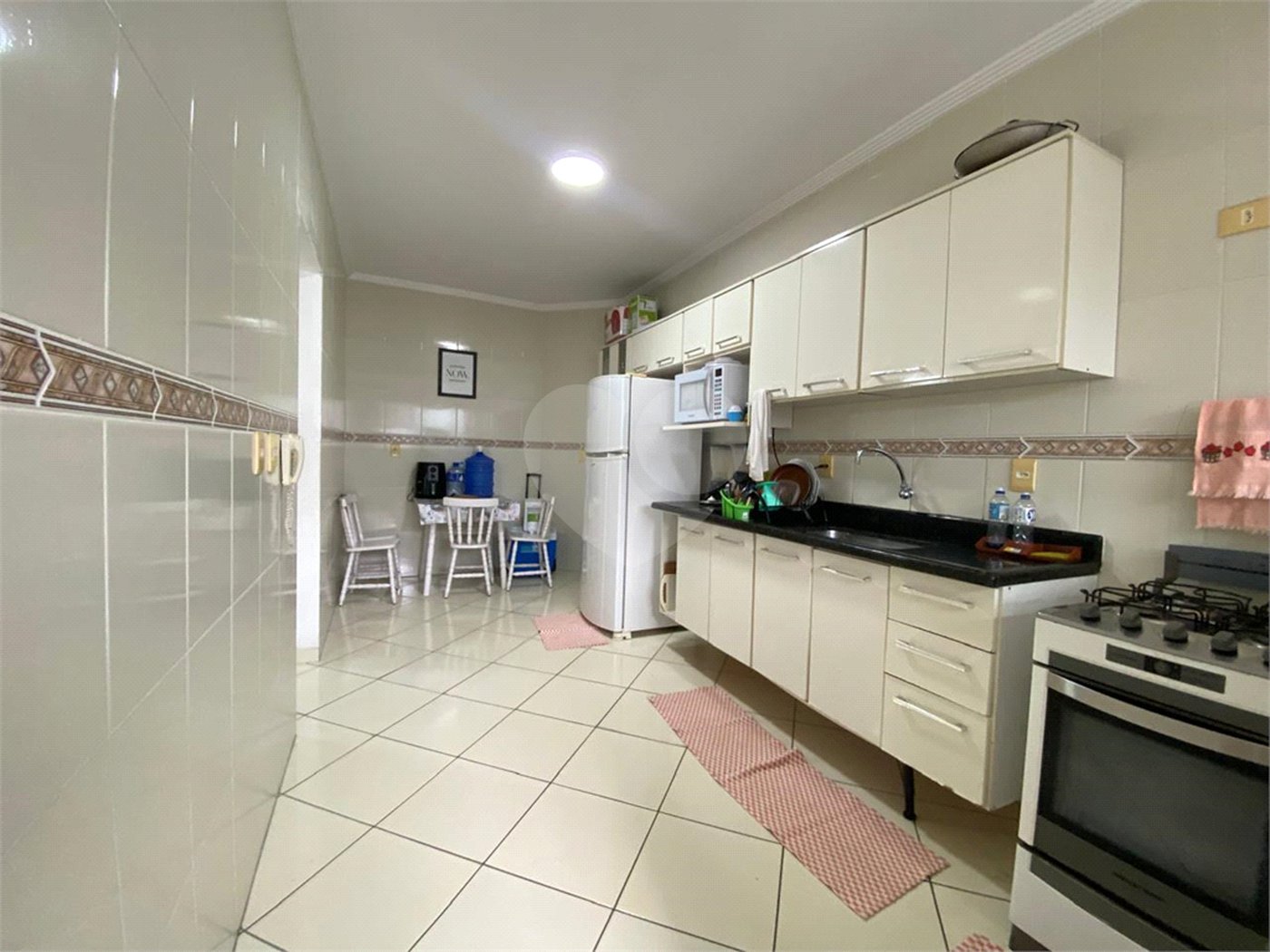 Apartamento à venda com 2 quartos, sendo 1 suíte, em Guilhermina, Praia Grande, SP