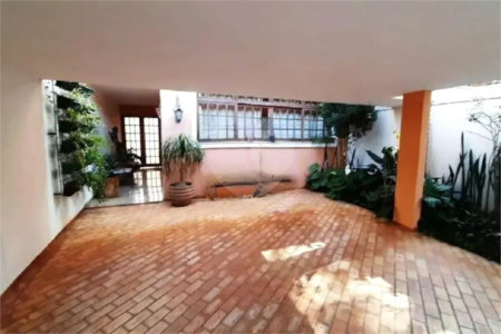 Casa de Vila à venda com 3 quartos, sendo 1 suíte, em Alto da Boa Vista, São Paulo, SP