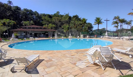 Duplex à venda com 3 quartos, sendo 1 suíte,  em Enseada, Guarujá, SP