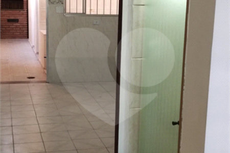 Sobrado à venda com 4 quartos, sendo 1 suíte, em Vila Nivi, São Paulo, SP