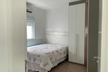 Casa à venda com 4 suítes em Suru, Santana de Parnaíba, SP