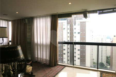Apartamento à venda com 3 suítes em Vila Suzana, São Paulo, SP