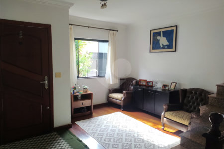 Sobrado à venda com 4 quartos, sendo 2 suítes, em Jardim Prudência, São Paulo, SP