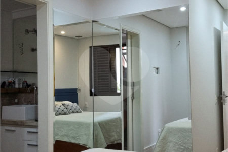 Apartamento à venda com 3 quartos, sendo 1 suíte, em Vila Olímpia, São Paulo, SP