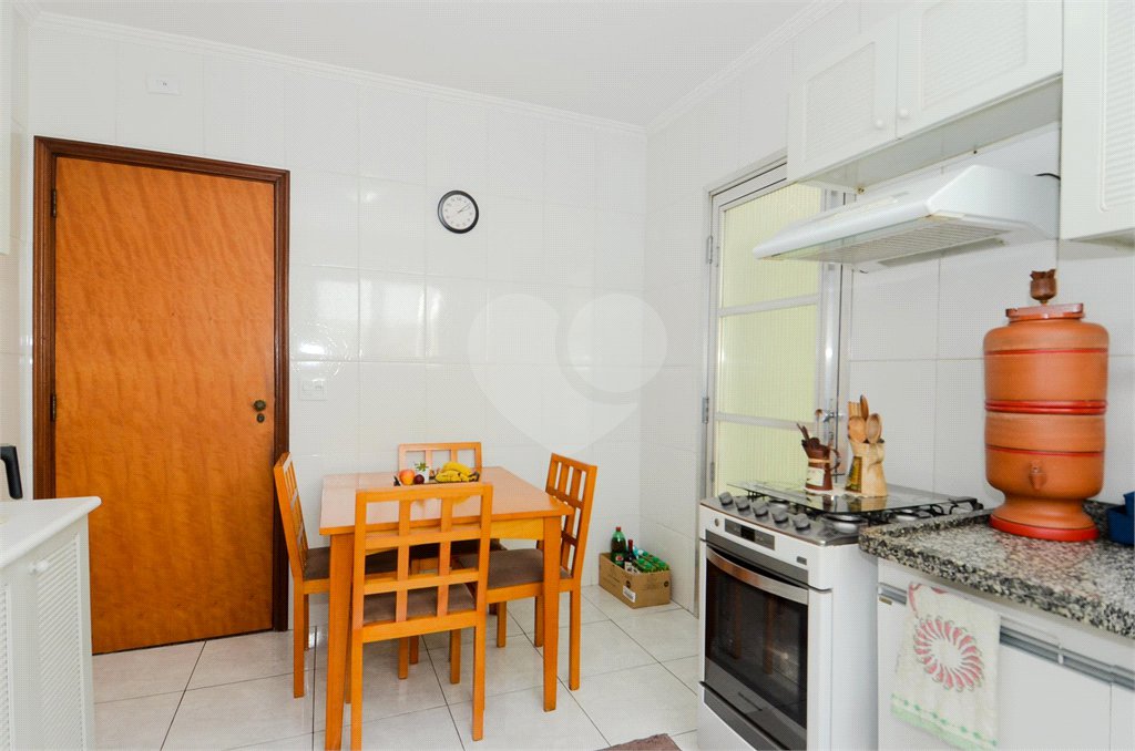 Casa à venda com 4 quartos, sendo 1 suíte, em Jardim Nova Taboão, Guarulhos, SP