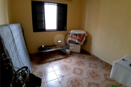 Sobrado à venda com 5 quartos em Vila Nivi, São Paulo, SP