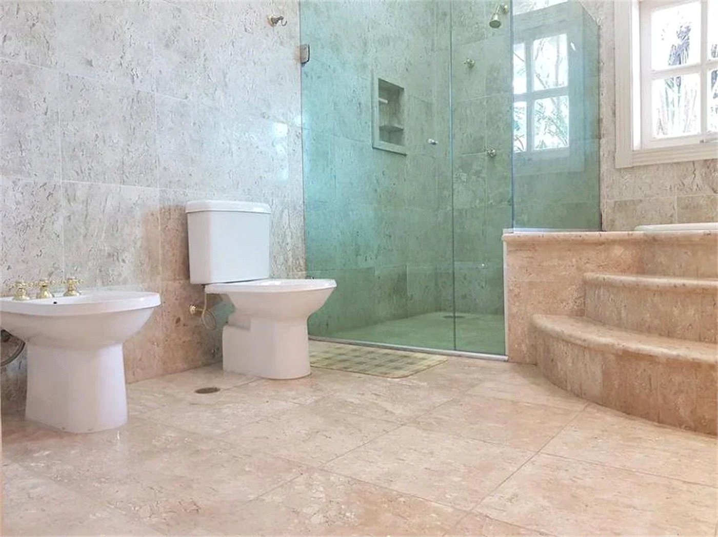 Casa à venda com 4 suítes no condomínio Vilaretto, São Paulo - SP