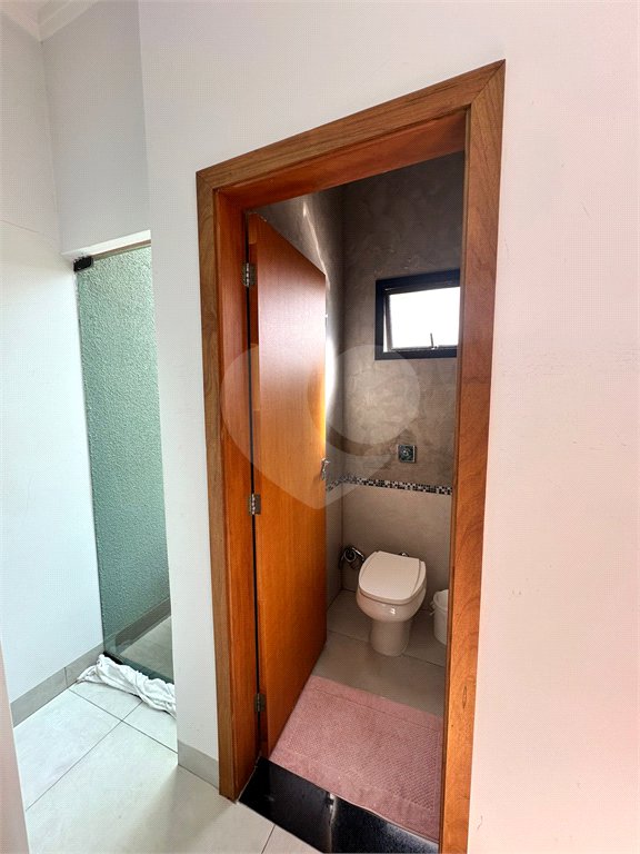 Casa à venda com 3 suítes no condomínio Village do Lago, Três Lagoas - MS