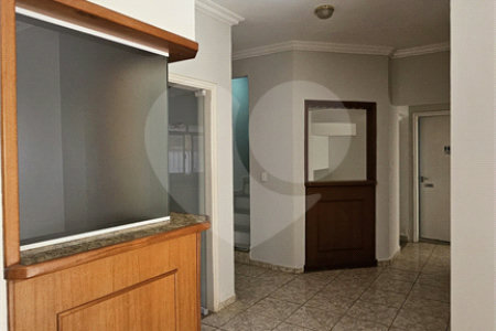 Sobrado à venda com 3 quartos, sendo 2 suítes, em Jardim Rossignatti, Indaiatuba, SP