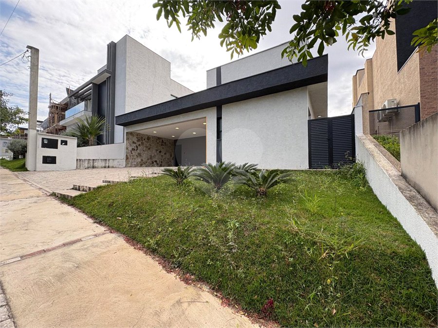 Casa à venda com 3 quartos, sendo 1 suíte,  no condomínio Cyrela Landscape Esplanada, Votorantim - SP
