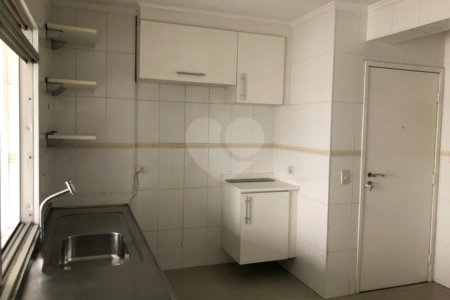 Apartamento à venda com 3 quartos, sendo 1 suíte, em Vila Andrade, São Paulo, SP