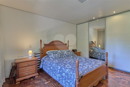 Casa à venda com 4 quartos, sendo 2 suítes, em Brooklin, São Paulo, SP