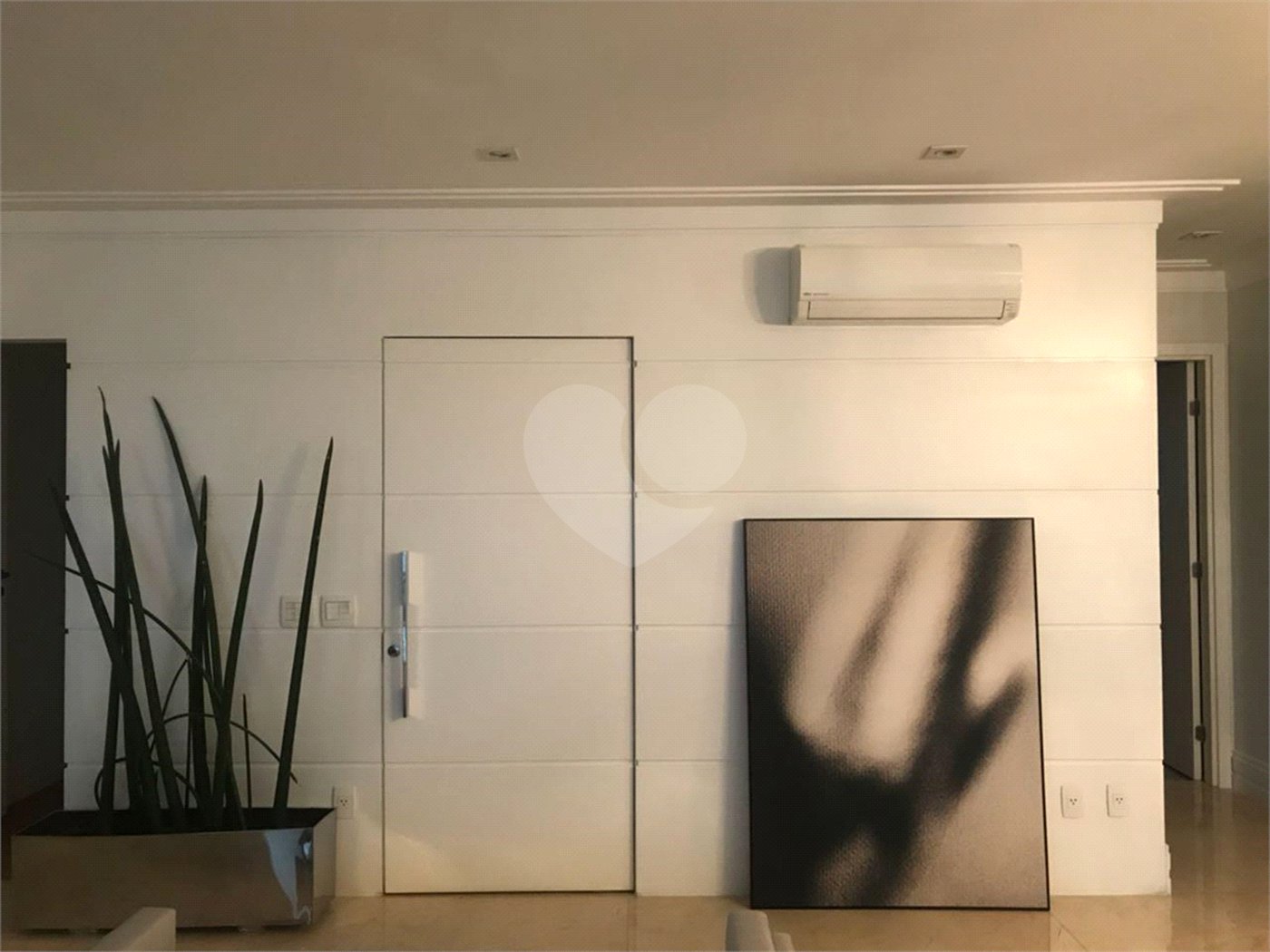 Apartamento à venda com 3 suítes em Moema, São Paulo, SP
