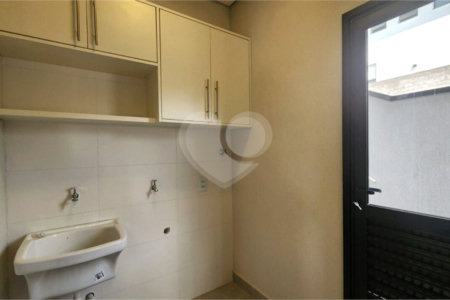 Casa à venda com 3 suítes no condomínio Vita Verdi, Valinhos - SP