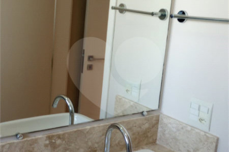 Casa à venda com 3 suítes no condomínio Picollo, Louveira - SP