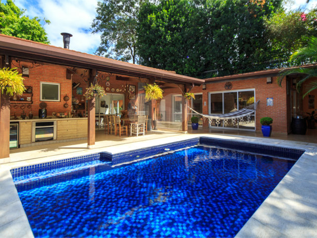 Casa Térrea à venda com 4 quartos, sendo 2 suítes,  em Jardim Petrópolis, São Paulo, SP