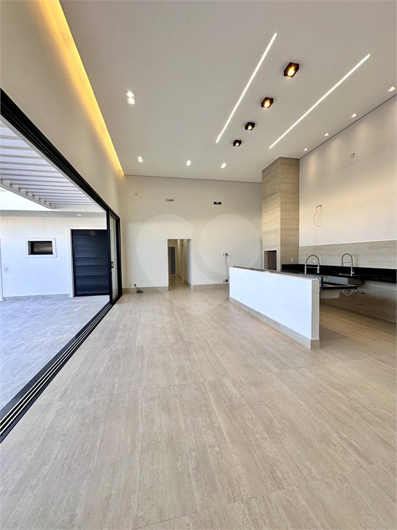 Casa à venda com 3 suítes no condomínio Residencial Florais Itália, Cuiabá - MT