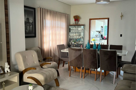 Casa à venda com 3 quartos, sendo 1 suíte, em Retiro das Fontes, Atibaia, SP
