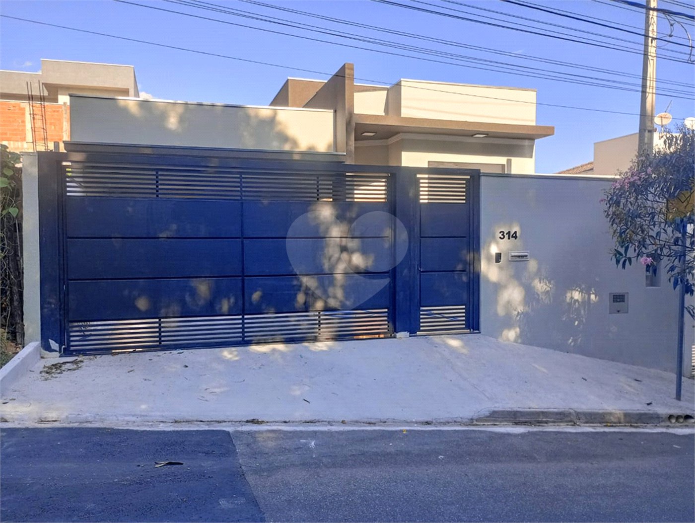 Casa à venda com 3 quartos, sendo 1 suíte,  em João Xxiii, Vinhedo, SP