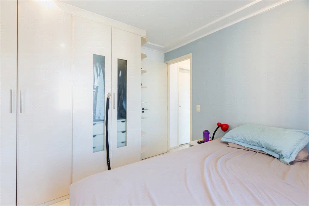 Apartamento à venda com 2 quartos, sendo 1 suíte,  em Vila Hamburguesa, São Paulo, SP