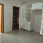 Sobrado à venda com 4 quartos, sendo 3 suítes, em Altos do Jaraguá, Araraquara, SP