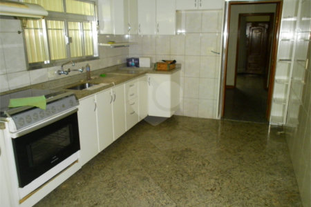 Sobrado à venda com 4 quartos em Vila Maria Alta, São Paulo, SP