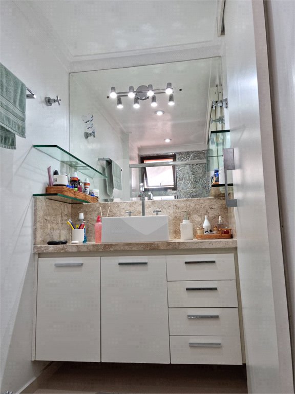 Apartamento à venda com 3 quartos, sendo 1 suíte, em Vila Olímpia, São Paulo, SP
