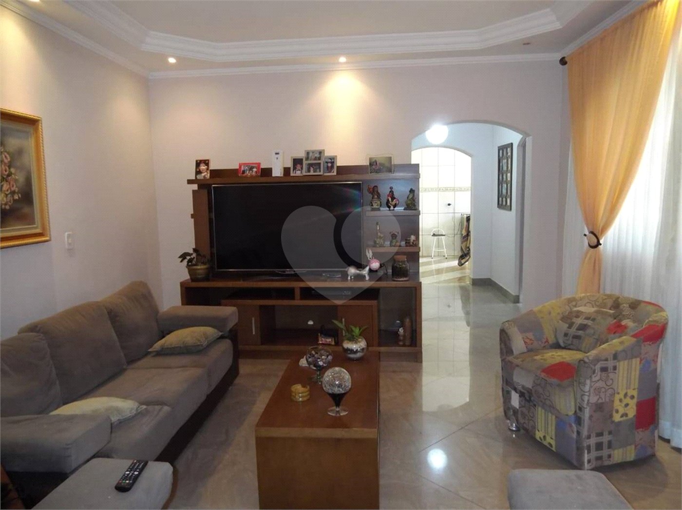 Sobrado à venda com 3 quartos, sendo 2 suítes, em Vila Júlia, Poá, SP