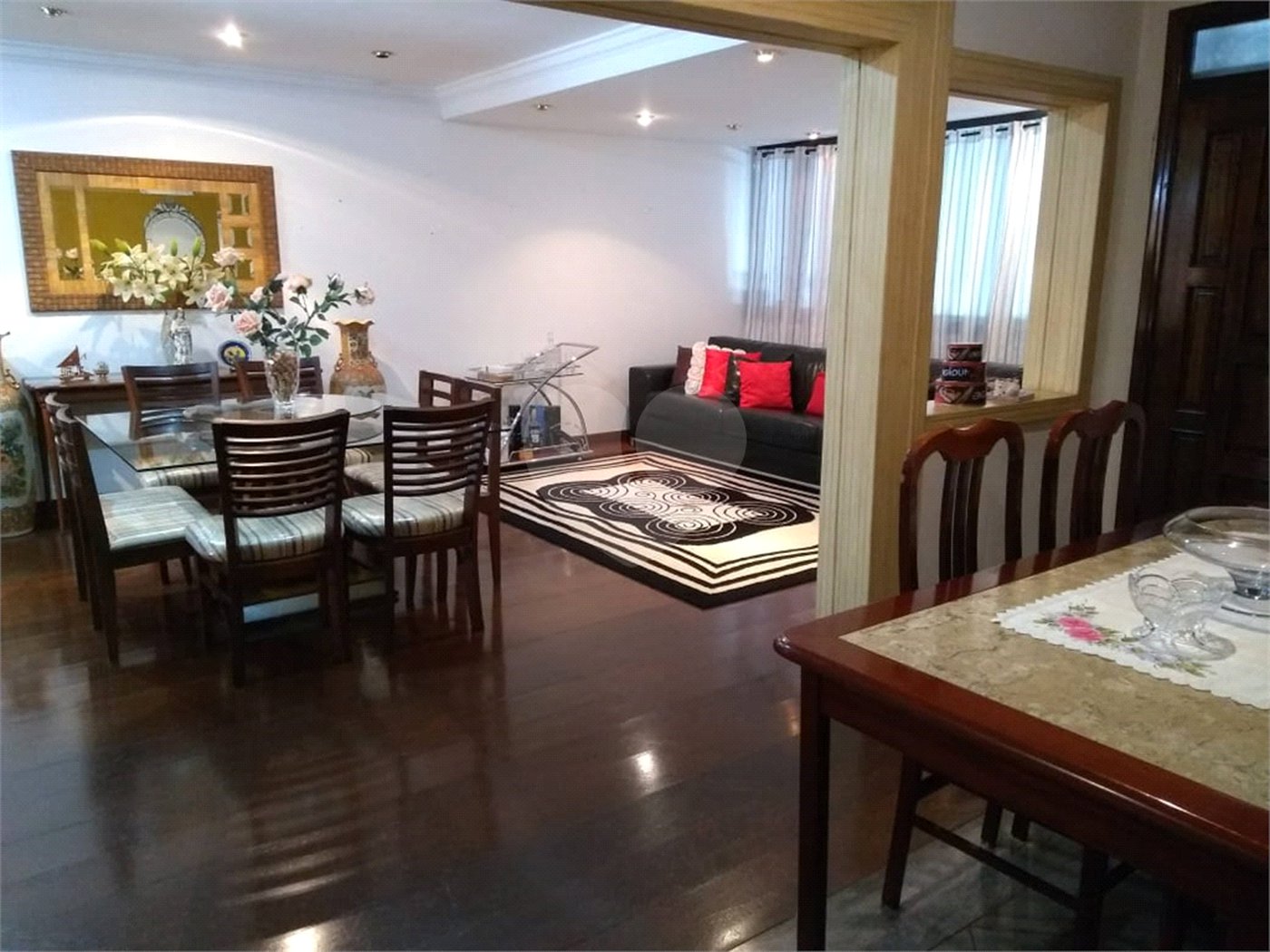 Casa à venda com 6 quartos, sendo 2 suítes,  em Jardim Leocádia, Sorocaba, SP