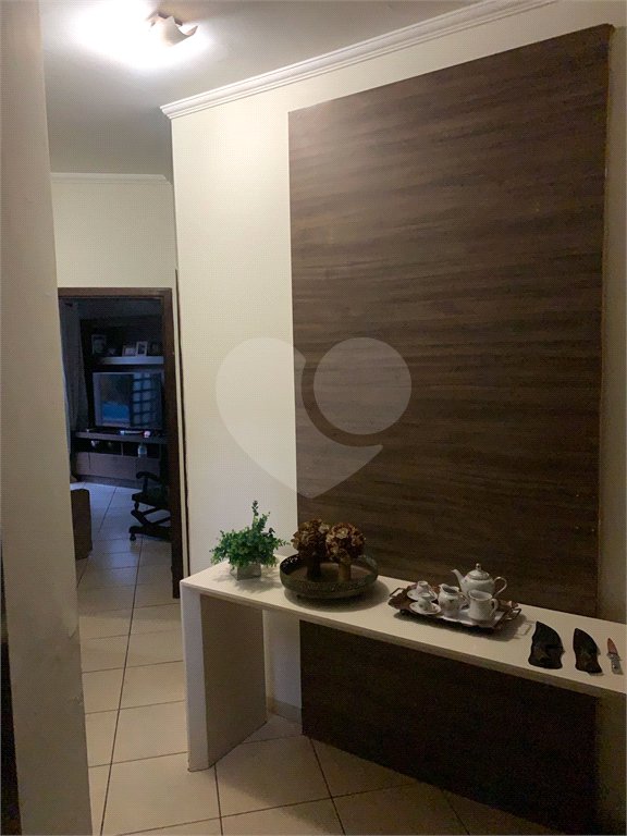 Sobrado à venda com 2 quartos no Centro, Três Lagoas, MS