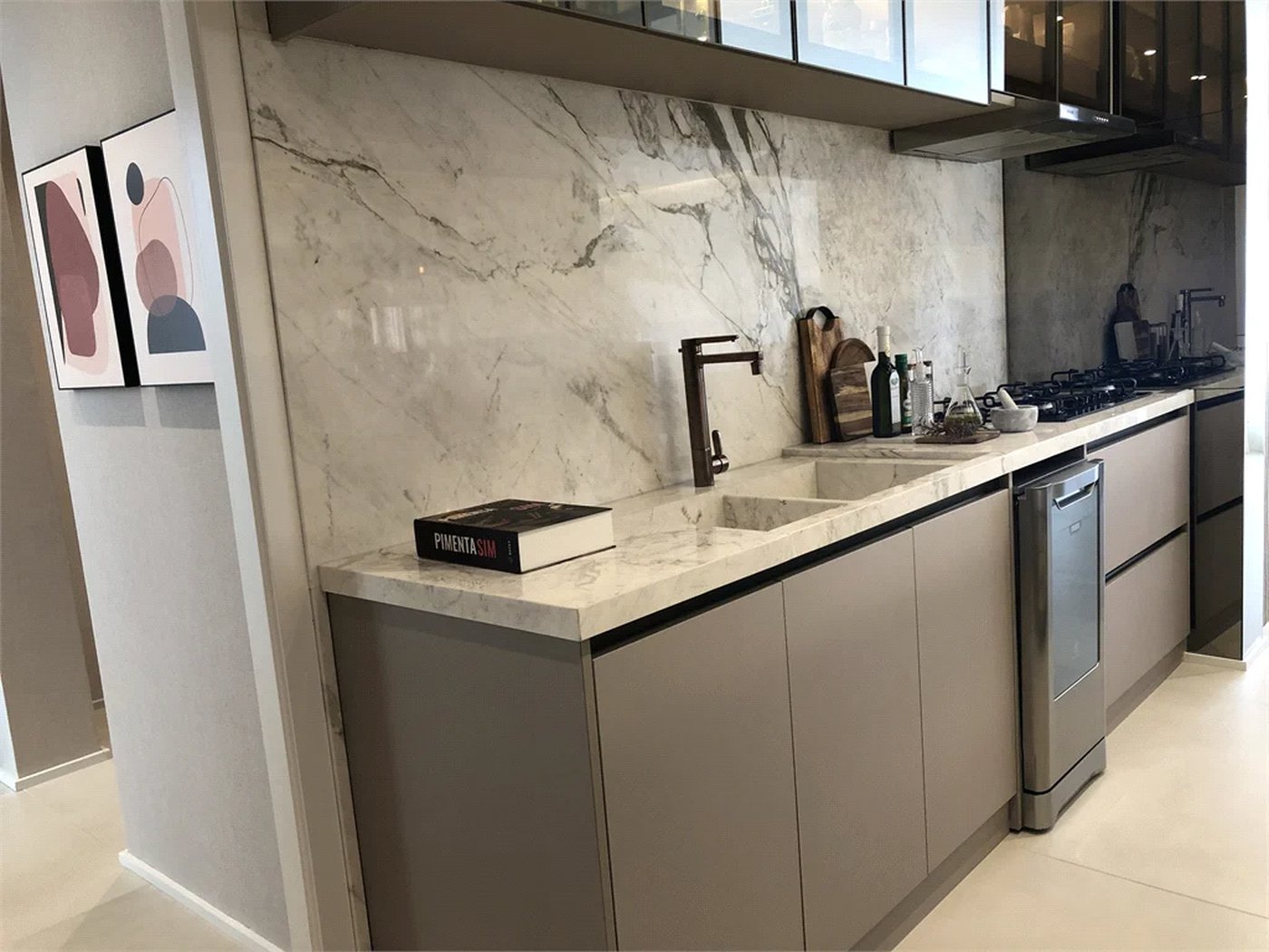 Apartamento à venda com 5 quartos, sendo 4 suítes, em Pinheiros, São Paulo, SP