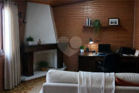 Casa à venda com 3 quartos, sendo 1 suíte, em Guarapiranga, São Paulo, SP